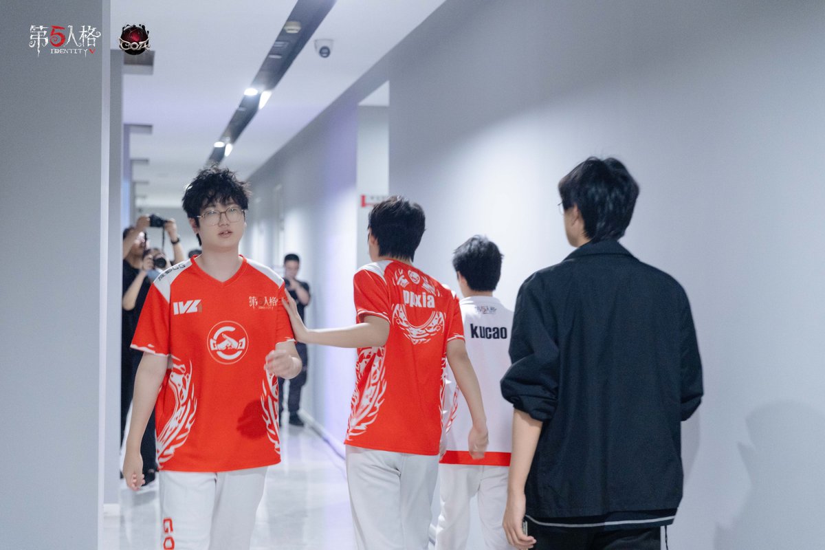 GG_IDV3's tweet photo. 【#COA7全球总决赛# 小组赛DAY4赛场返图】

惊险地拿下！积崽们昨晚回到酒店也仔细梳理并反思了比赛中的问题，下一场是关键的一场，我们会认真备战，争取以更稳定的状态迎接明天的比赛！

#第五人格coa7 #IdentityV https://t.co/j3R5EurCv3