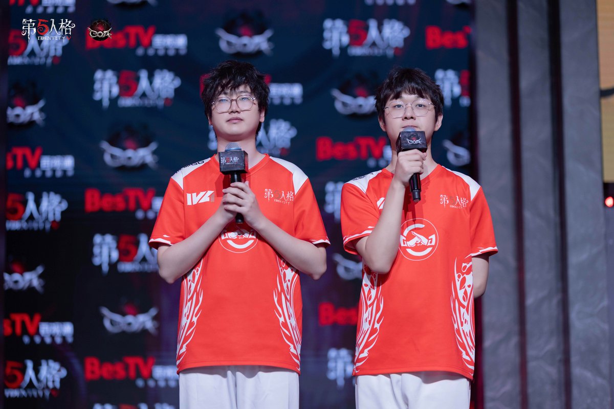 【#COA7全球总决赛# 小组赛DAY4赛场返图】

惊险地拿下！积崽们昨晚回到酒店也仔细梳理并反思了比赛中的问题，下一场是关键的一场，我们会认真备战，争取以更稳定的状态迎接明天的比赛！

#第五人格coa7 #IdentityV