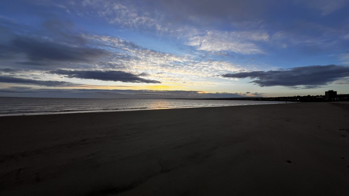 Sun always rises at Groyne 4, whether you get to see it, that’s a different proposition. 👍