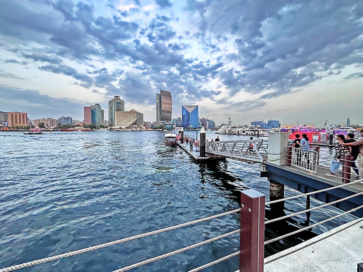 🌧️Rainy day in Dubai #RainySeason #mydubai Pictures taken at #alseef #dubai #rainy #rain #travelphotography #solotravel #travelphotography #TravelTuesday #TravelTheWorld #streetphotos #dubaicreek #creek #GoodVibes