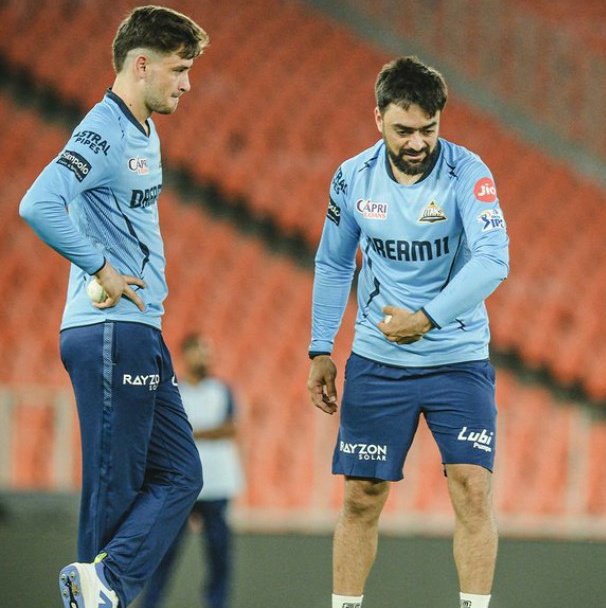 Rashid Khan with Noor ahmad
- The Afghani Duo 🔥✨
Best Spinner of IPL 2024 in one frame

#RashidKhan #ShubmanGill #GTvsDC