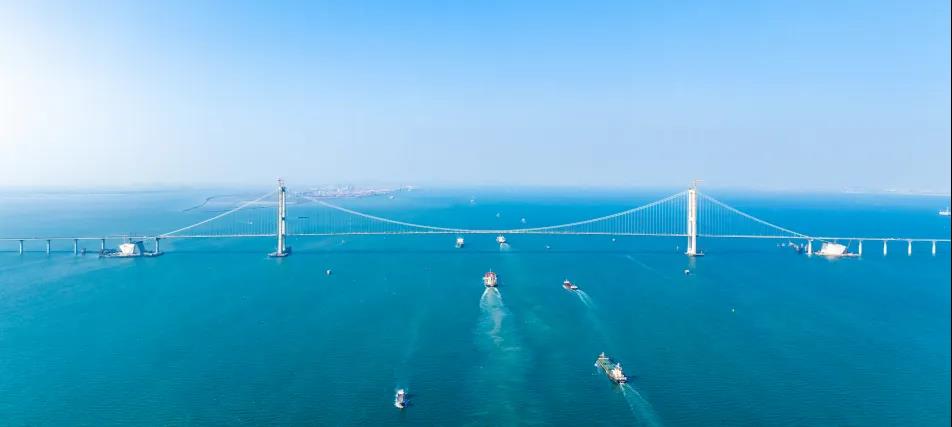 The Lingdingyang Bridge, a key project of the Shenzhen-Zhongshan link in south China's Guangdong, won the George Richardson Medal, regarded as the “Nobel Prize of the Bridge”, at the 2024 International Bridge Conference. This is the first bridge in Guangdong to win this award.