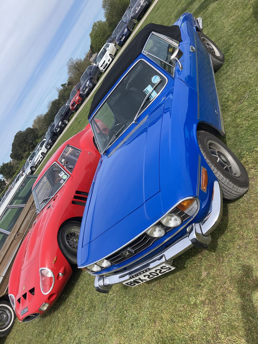 Today’s “Happy #TriumphTuesday peeps” is sponsored by Random in the wild carpark spots “Staaaaaagg!”👊