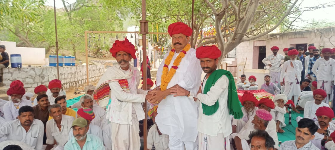 UmsinghINC's tweet photo. आज तरवाडा में मोमाजी महाराज के मंदिर पर देवासी समाज के द्वारा आयोजित कार्यक्रम में शामिल हुआ।
@ashokgehlot51 @GovindDotasra @INCIndia @INCRajasthan @PParashar60 @VaibhavGehlot80 https://t.co/6EPOMrJaHa