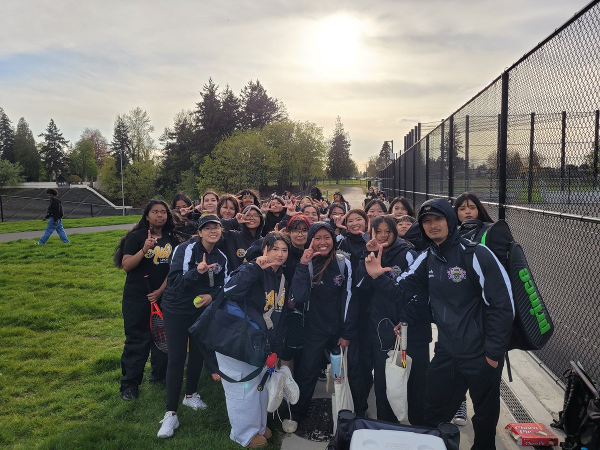 ABENATIONNGUYEN's tweet photo. Great win today against Bonney Lake!! The Abes get the 5-0 sweep!! We are 7-2 and in second place!! #Abestennis https://t.co/gsYHqBeFyl