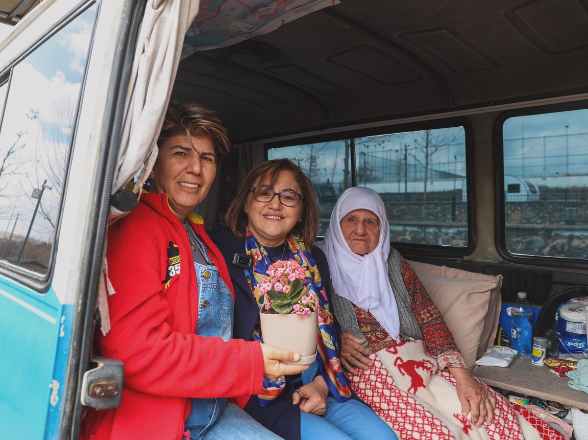 Alleben Göleti’nde karavanpark hatırası... 🚐🏝 Teyzem ve kızı da karavan tutkunu misafirlerimizden…😌 🧿 📌 #GaziantepBüyükşehir Karavan Park