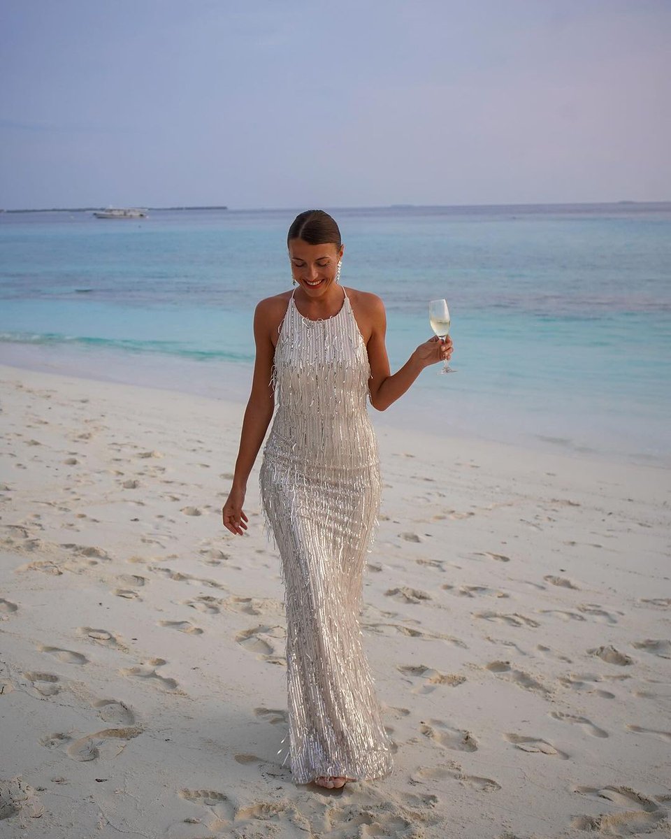 chic_wish's tweet image. 🌠Sparkle like a star and exude elegance in our Sequin Tassel Mermaid Gown, radiating glamour with every step.✨@cristinasurdu 

Shop now: chicwish.com/sequin-tassel-…

#gown #dress #sequin #partydress #elegant #glam #eventdress #fashionista