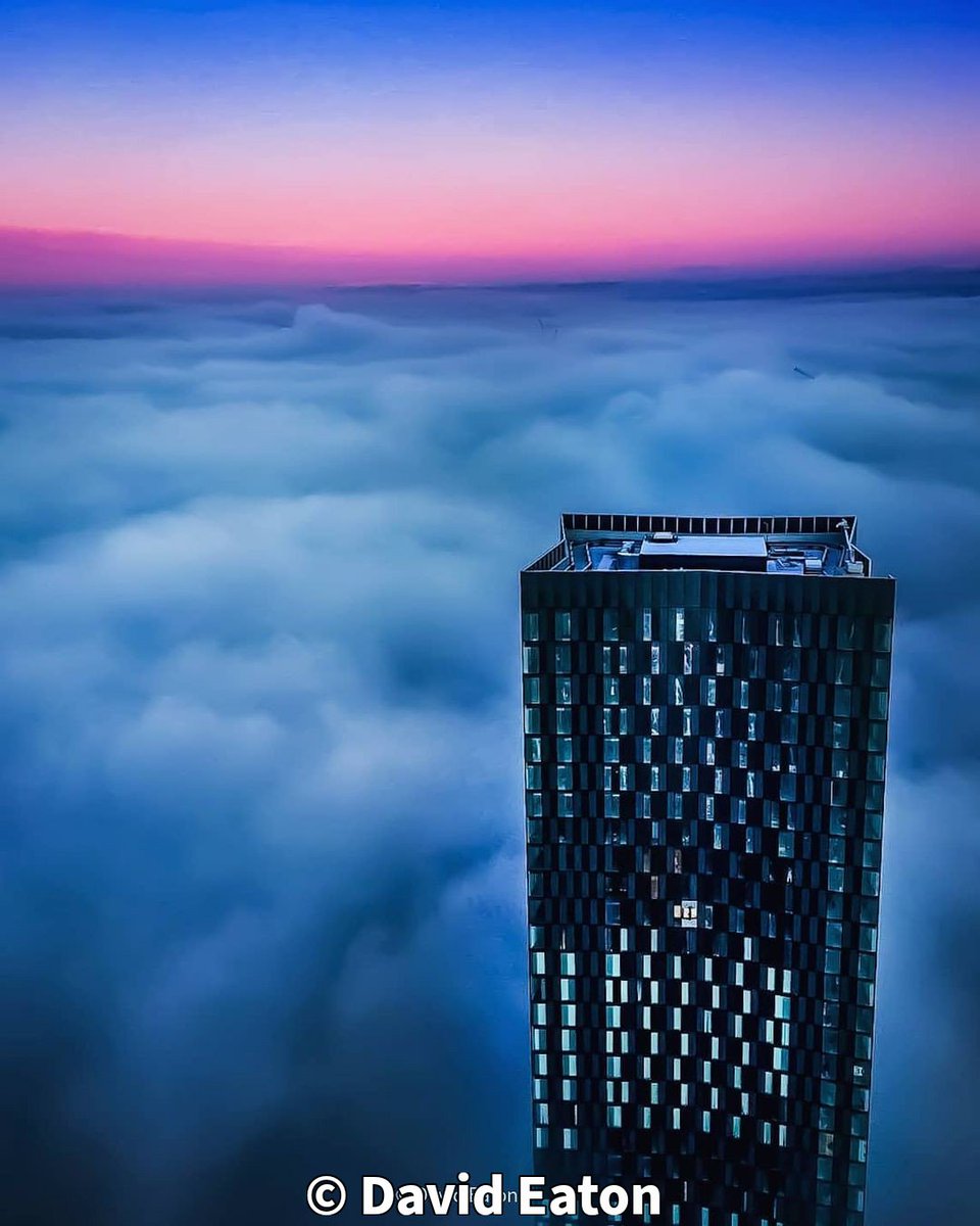 Deansgate Square South Tower Above The Clouds...
@MancPictures 
@Renaker_ 
@NewJacksonMCR 
@TheMancUK 
@ILoveMCR 
@BestOfMcr 
@StormHour 
@AboutMcr 
@StormHourMark 
@UKXtremeWeather 
@StormHourAdele 
@MENnewsdesk 
@RainorshineManc 
@The_PhotoBattle 
#photooftheday 
#PHOTOS 
#mcr