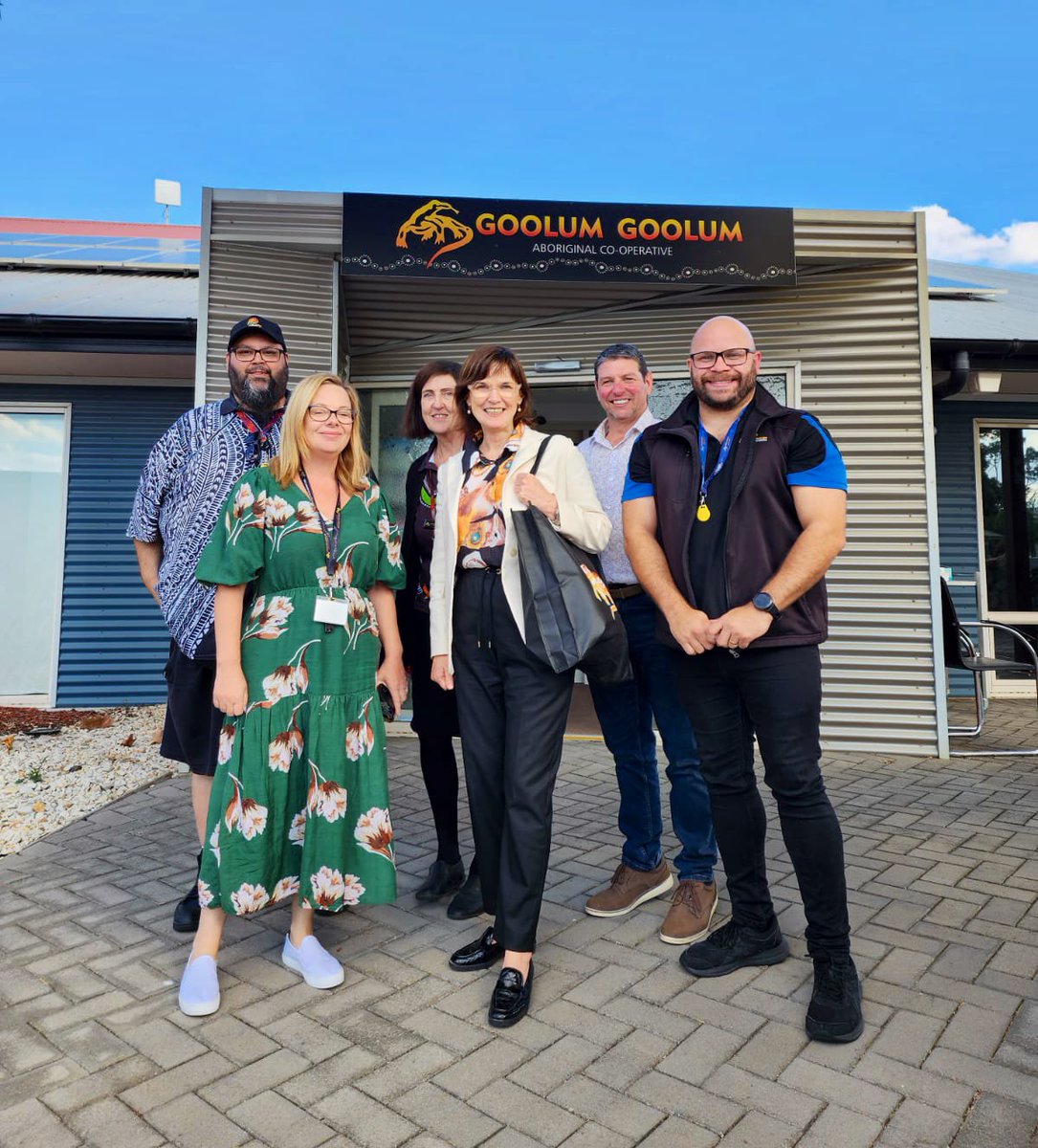 On Wotjobaluk country with Goolum Goolum Aboriginal co-op leaders. This community controlled health service is proud of its model of holistic care from birth to Dreamtime across six LGAs. Our government continues to support #AboriginalHealthinAboriginalHands