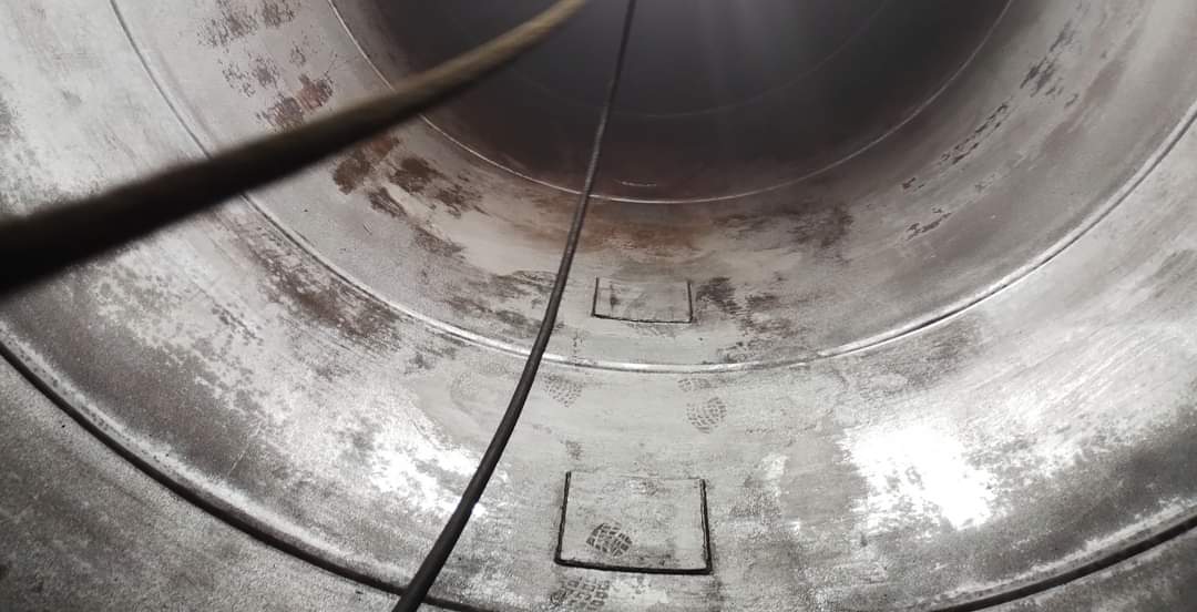 KuadratSol's tweet photo. LA DIFERENCIA ENTRE EFICACIA Y EFICIENCIA. La empresa pionera y No. 1 en #LimpiezaDeTanques realizando sus actividades en dos tanques de almacenamiento de gasolinas simultáneamente. Compara porque somos la mejor opción: https://t.co/Shme1skxBR
#LimpiezaDeTanques #eficacia https://t.co/Zcaf4L27MU