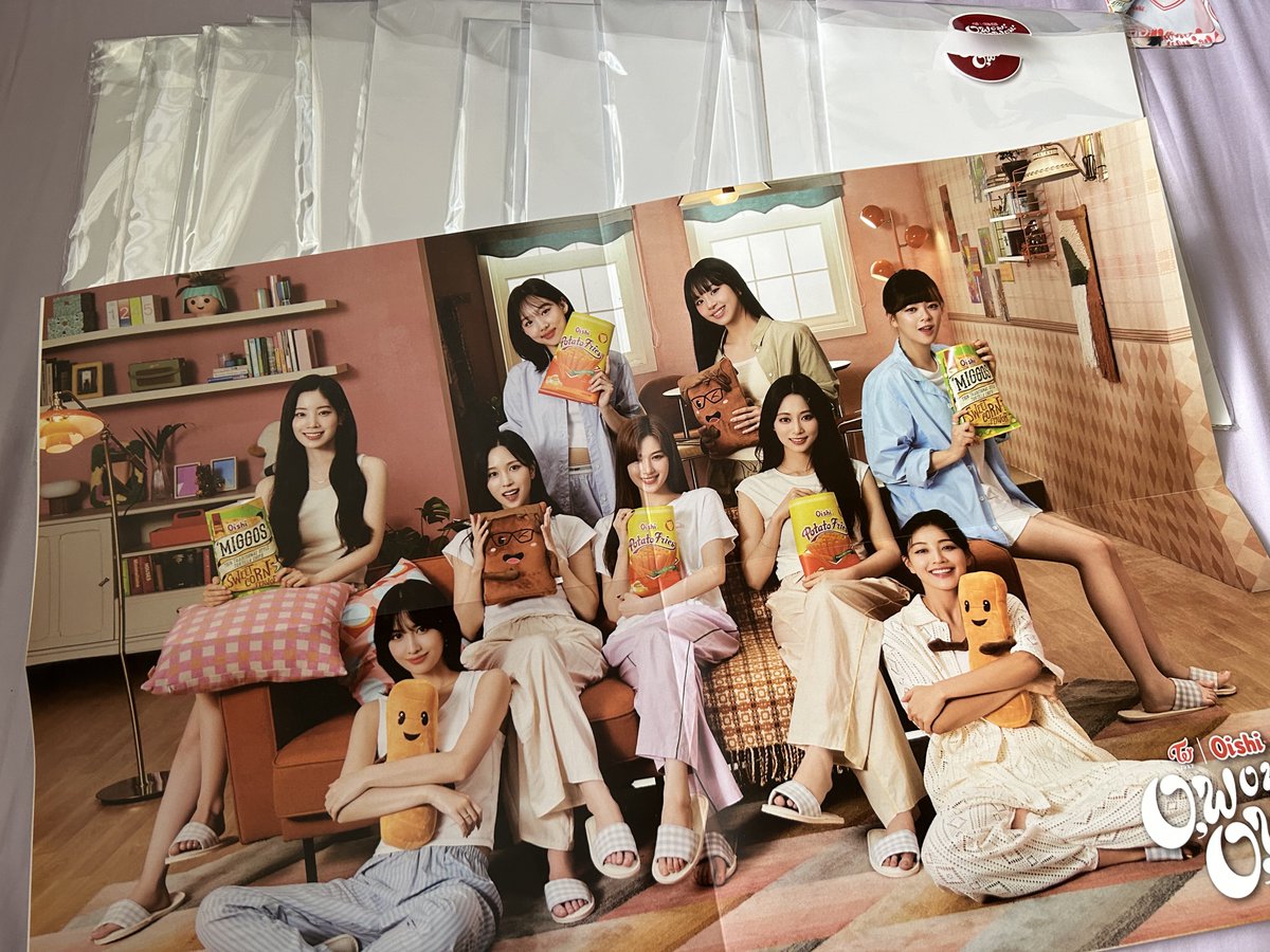 wts lfb ph Twice x Oishi Snacktacular Fan Bag Php 180 set (1 member pc + poster), set only Php 50 each poster, can tingi Php 100 unit pc, can tingi prio payo and getting more