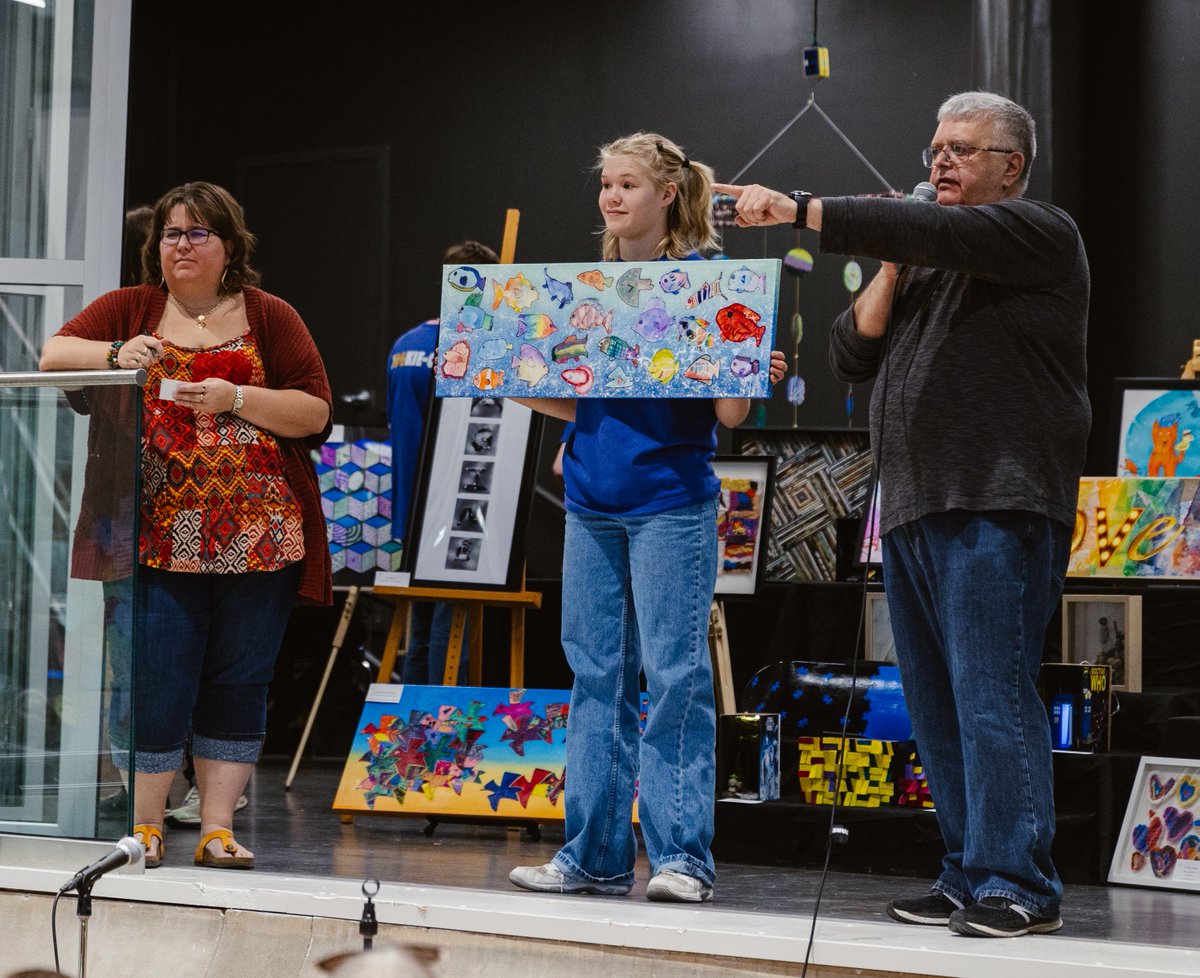 CulinaryCookOff's tweet image. We want to give a shoutout to all of our amazing volunteers: our Highlands parents &amp;amp; kids, kokum Linda, face painters from @EastglenHigh, and our MC @MarkConnollyCBC &amp;amp; Auctioneer Larry Romaniuk who have been with us since our humble Mt.Royal beginnings!