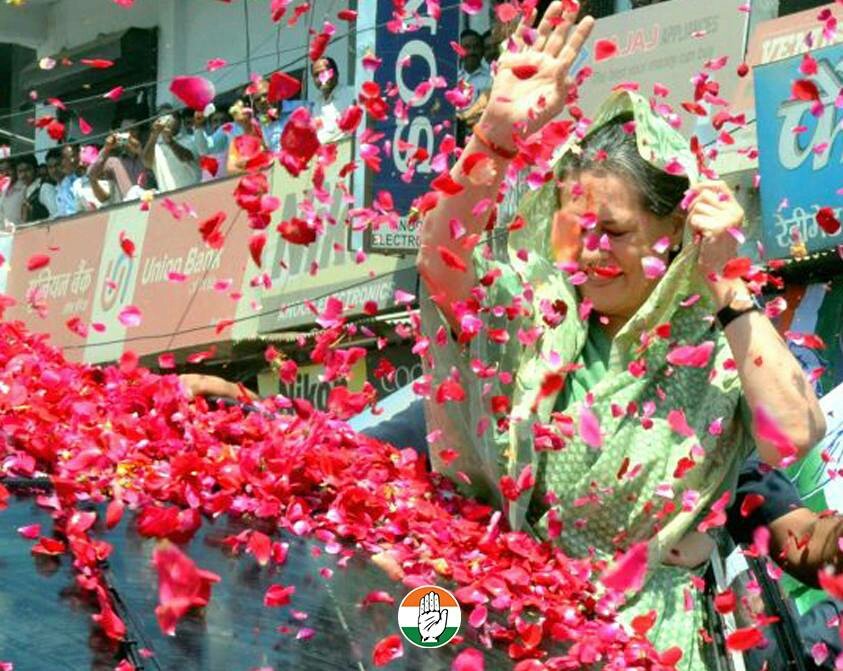 Sucharita4Puri's tweet photo. ପୁରୀ ଉତ୍କଣ୍ଠିତ...
ପ୍ରଥମ ଥର ଜଣେ ମହିଳା ସାଂସଦ ସ୍ବପ୍ନ ସାକାର କରିବାକୁ l 
ଖାଲି ପଂଚାୟତରେ 50% ମହିଳା ସରଂକ୍ଷଣ କିମ୍ବା ଏସଏଚଜି ନୁହେଁ l 
ପୁରୀ ଇଚ୍ଛା କରେ ଆହୁରି ବେଶୀ ...
ପୁରୀ ଝିଅକୁ ଲୋକସଭାରେ ଦେଖିବାକୁ ଚାହେଁ l 
ପୁରୀରେ ମହିଳା ସଶକ୍ତ ଓ ଭୋଟ ଦେବାରେ ପୁରୁଷଙ୍କ ଠାରୁ ଆଗରେ l ସେ କହେ:
ମୁଁ ବି ହେବି ଇନ୍ଦିରା ଗାନ୍ଧୀ! https://t.co/y3fVXognMc