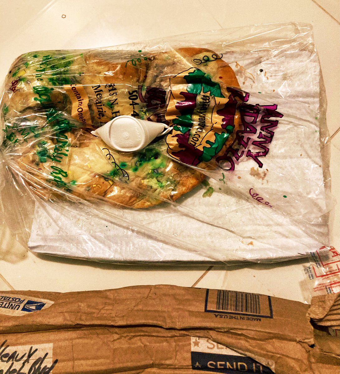 Today the Mardi Gras king cake my buddy sent from New Orleans was delivered opened & smashed. It’s 2 months late but I still thought about checking it out. It was pastry!!🤣🤣🤣