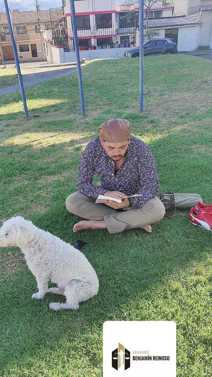 No puede encajar, quien nació para destacar. 

#juanbenjamin #tuabogadoecuador