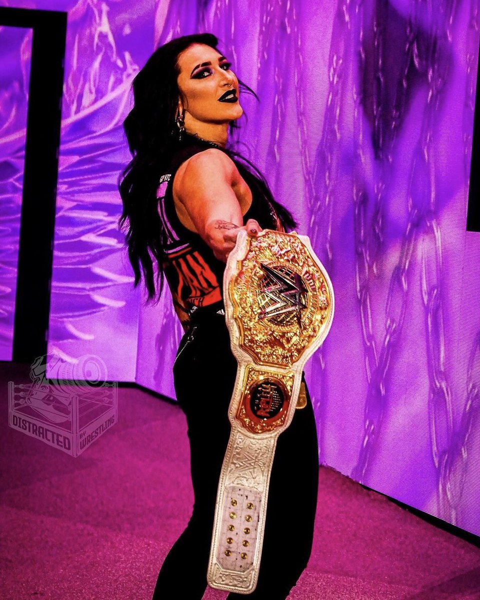 Are you SAD her ⁉️

Yes🔃 ---Retweet
No♥️ ---Like 
💬Quote next Women's World Champion

#WWERaw