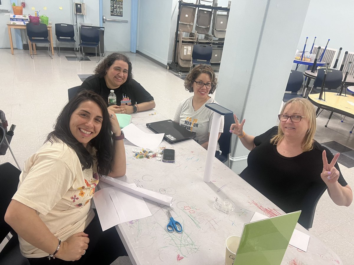 nliap35's tweet photo. Today’s Importance of STREAM in Elementary School workshop was a big success! Thank you to my principal, the rest of administration, and colleagues for always encouraging me to follow my STREAM Dreams 💫 @PS20PtRichmond @DrMarionWilson @CSforAllNYC @CSD31SI https://t.co/nuqzuUzVAC