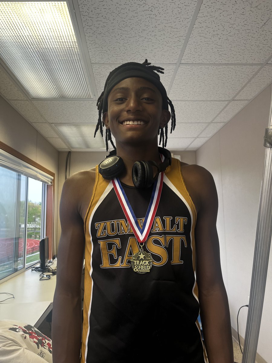 fzefootball's tweet image. Multisport athletes! Loaded field at the FZE invitational. Javion Braddix took 5/20 in the high jump, Maddox Grimm 5/20 and PR'ed in javelin and Brysen Spears won the triple jump. All 3 got after the weights during the day and freaking performed at the meet. #ManyProgramsOnePride