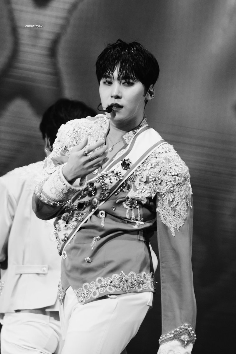 emmafayev's tweet photo. 240410 β Oneus Lee Keonhee μ΄κ±΄ν¬, 2nd World Tour 'La Dolce Vita' in Los Angeles
@official_ONEUS
#ONEUS #OneusinUS #OneusinLA #TOMOON #μμ΄μ€ #La_Dolce_Vita #OneusWorldTour https://t.co/XUppEtmjek