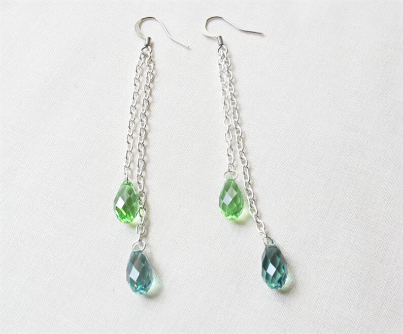 Whoever said blue & green should never be seen together was clearly wrong!
Shop our Swarovski crystal range: dspdavey.etsy.com/listing/155534…

#swarovskicrystal #dropearrings #Shoulderdusterearrings #mothersdaygifts #bridesmaidgifts #somethingblue
instagram.com/twocheekymonke…