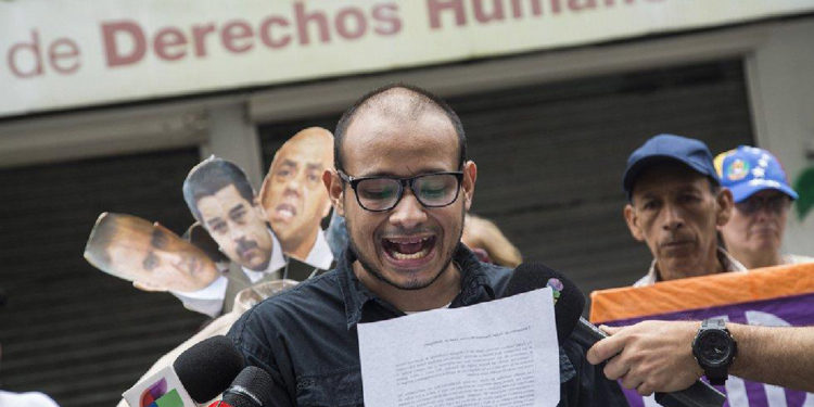 ReporteYa's tweet photo. #15Abr #Caracas #Detención
@Naky: "Un punto del Acuerdo de Barbados es la liberación de presos políticos, pero el régimen solo suma más personas presas por sus ideas, sin respeto al debido proceso, sin acceso a la defensa.

#EstoNoEsJusto
#DDHHEnVenezuela" https://t.co/YoMOFfPMAE