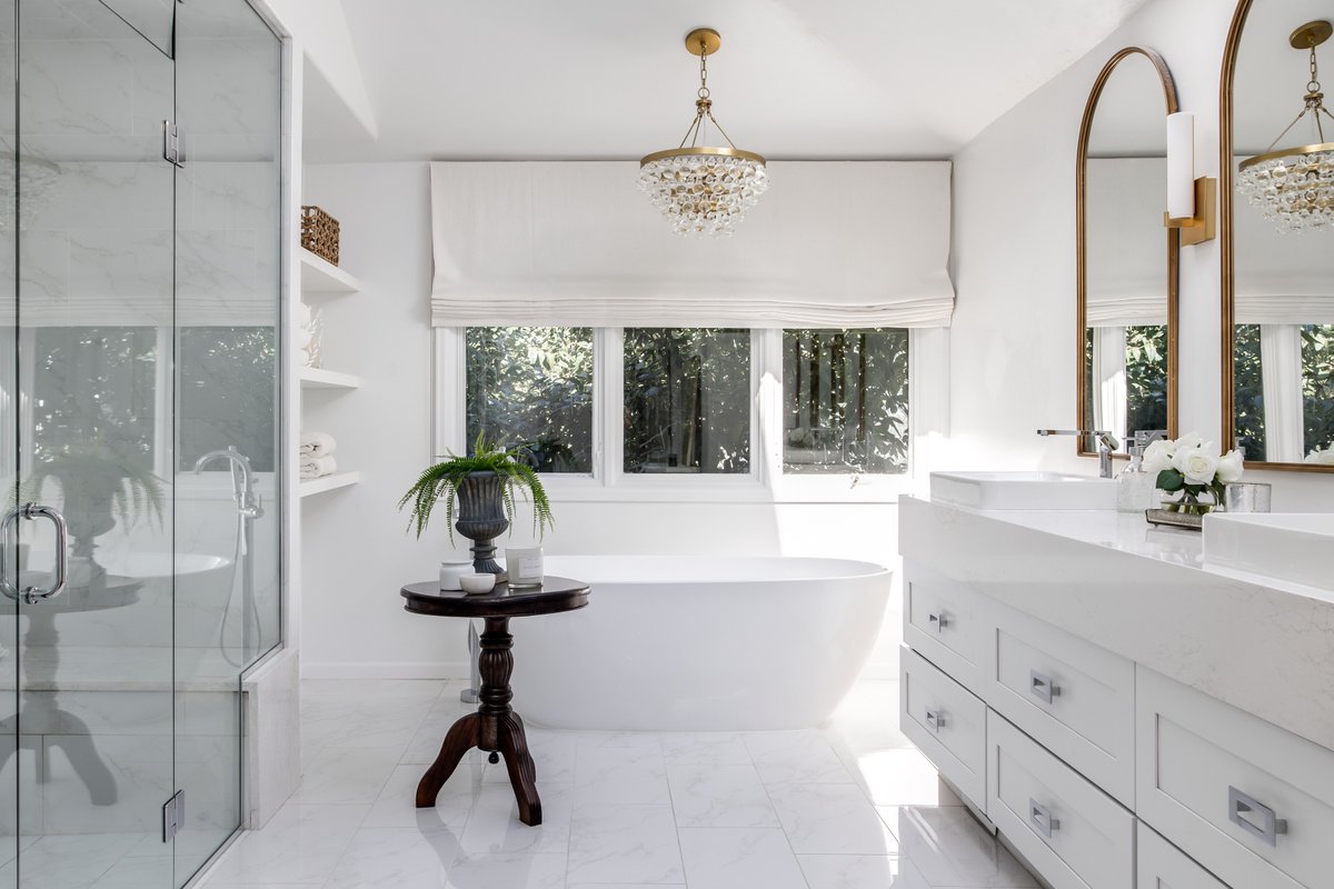 ✨ Room of the Month: Dive into elegance with beautifully designed bathrooms!  🛁💧 

#kentwoodre #bathroominspiration #bathroomdesign #luxurybathrooms #luxuryhomes