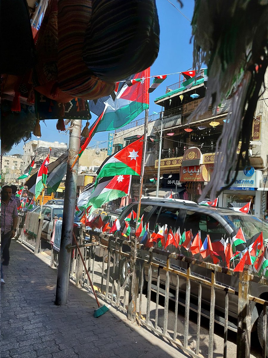 AbdallahAlabed's tweet image. Happy #flag_day
Our beloved homeland, 
The Hashemite Kingdom of #Jordan 🇯🇴 🇯🇴 🇯🇴 🇯🇴 🇯🇴 🇯🇴 🇯🇴 
Our flag will continue to fly high above the clouds, hugging the sky with glory and Pride.
#يوم_العلم_الأردني
#علمنا_عالي
#الأردن