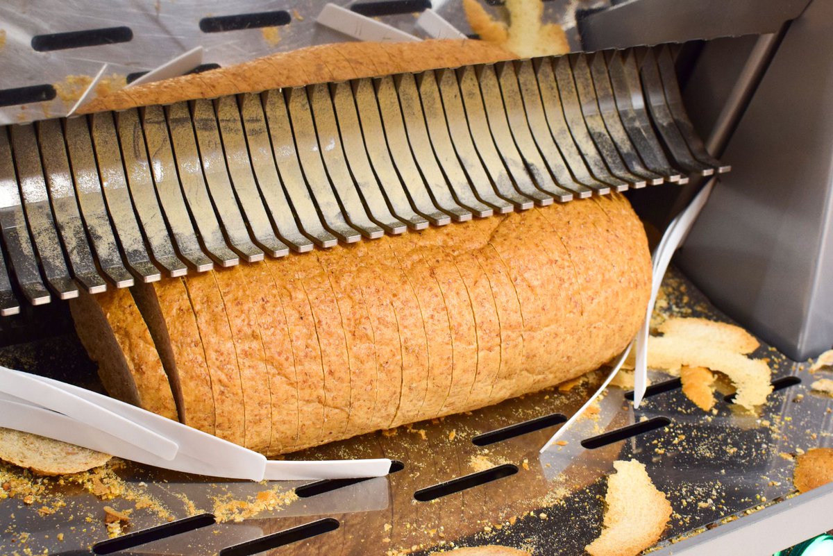 REWonline's tweet photo. An article about the utility of bread slicers: https://t.co/cztp9LRxB5 https://t.co/htajOSsNdE
