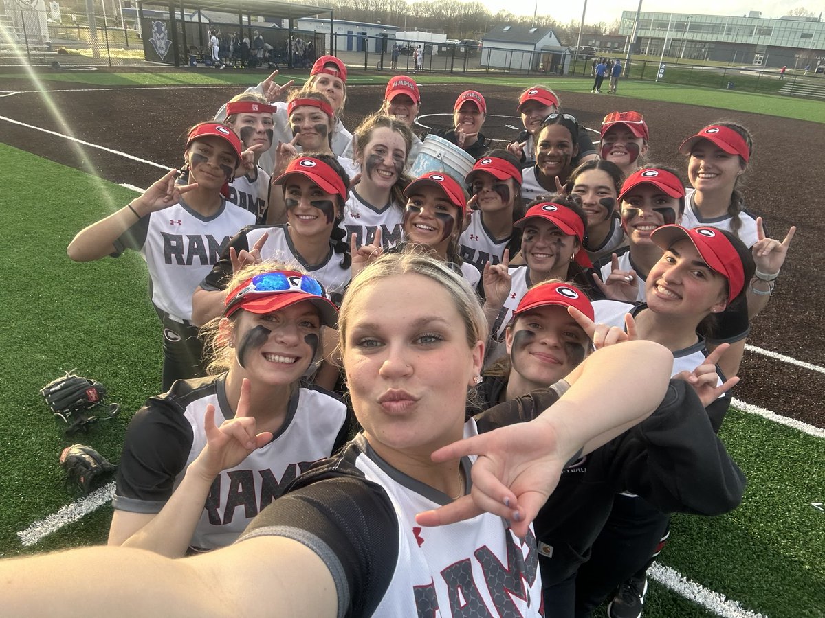 CHSRamsSoftball's tweet photo. RAMS WIN!!!! Matos with a 1 hitter and 11ks!! #postgameselfie #winforwayne #Team54 https://t.co/EZVwoPs82V