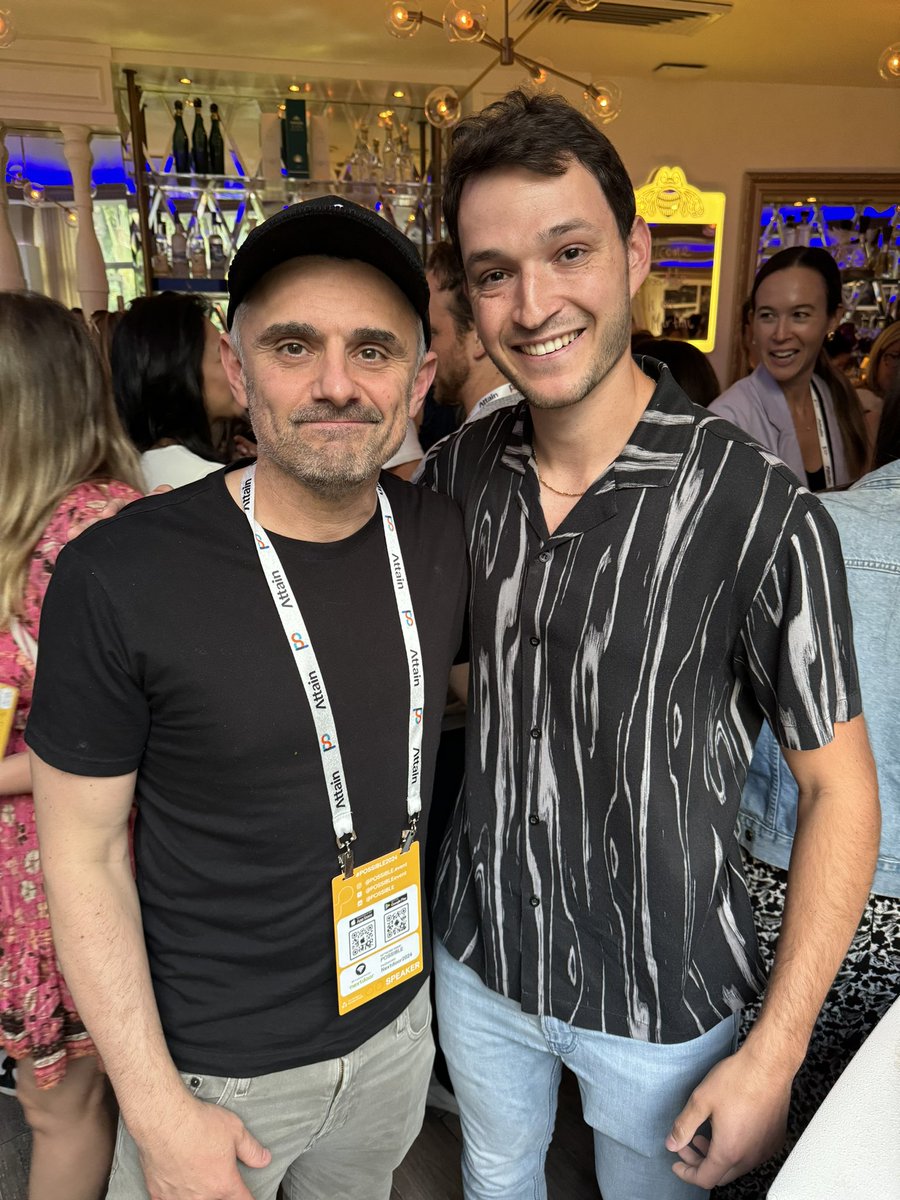 Always great to catchup with @garyvee and hear his insights and feedback on future trends! Nice to see him healthy, happy, and working hard to inspire others. Gary has truly been a leader for what influencers can do with Web3, brands, and more. Miami has so much happening right…