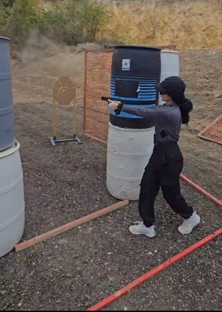 'Locked, loaded, and ready for action.'

#guns #gunsdaily #gun #firearms #shooting #glock #gunlife #GunOfTheDay