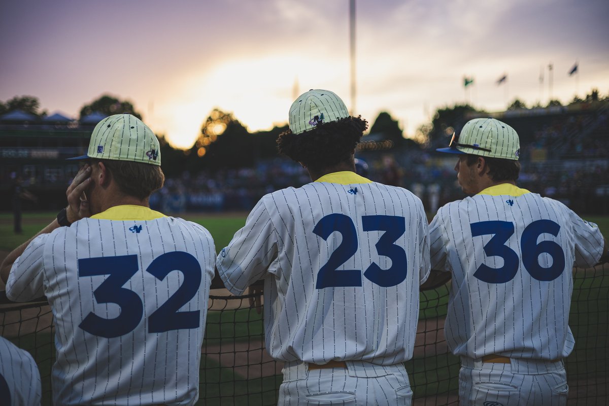 MadisonMallards's tweet photo. i'll be honest, I picked a random picture from our camera roll to post, and this is it. 📸

why this a vibe tho? 🦆 https://t.co/x89Ze5g5J8
