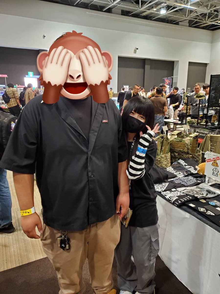 emerald08523's tweet photo. 伊達な軍拡祭行って来ました♪
買う物は特になかったのですが、美女と写真撮ってもらっていやらしい顔してたので隠しました🫡
ちむえるさん#_chimuel_  可愛かったです🤩
尚、この写真はCGや加工、遠近法は一切使っておりません🙇
#gunkakusai #伊達な軍拡祭 https://t.co/EeCKuvEgqS