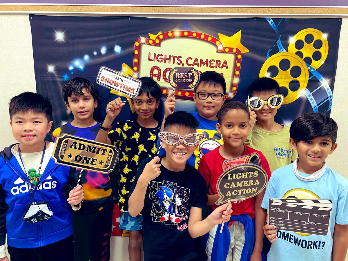 MrsCathyHeimel's tweet photo. Look at these Movie STAARS! They are ready for the test! #Room214 #csethirdgrade #CSEcelebrates @CSE_Chameleons @mrsparsons216 https://t.co/aMPZlh2pkW