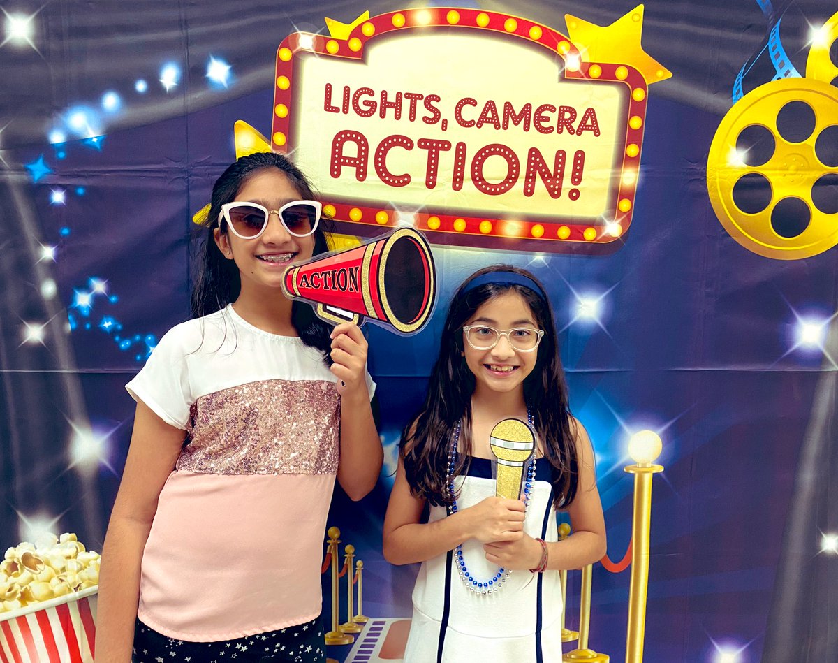 MrsCathyHeimel's tweet photo. Look at these Movie STAARS! They are ready for the test! #Room214 #csethirdgrade #CSEcelebrates @CSE_Chameleons @mrsparsons216 https://t.co/zukNfyqJQs