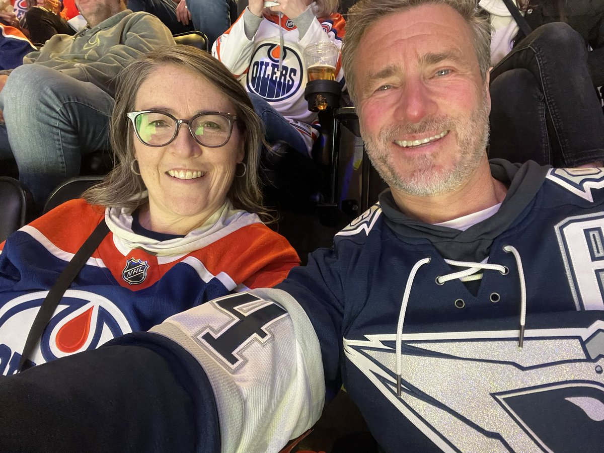 Game night! Date night! #LetsGoOilers Chasing 100 🍎 edition!!