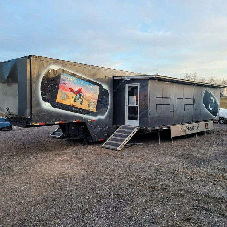 Iconic PlayStation Experience truck from 2006 is being sold online for $70,000 💰 It features a giant PSP, the PS2 and PSP logos, PlayStation controller's sacred symbols and the slogan “Live in Your World, Play in Ours' See more: ign.com/articles/plays…