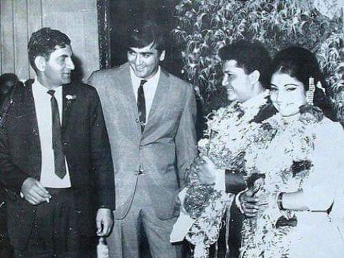 Anand Bakshi and Sunil Dutt at marriage of Laxmikant.
#AnandBakshi #SunilDutt #Laxmikant of #LaxmikantPyarelal