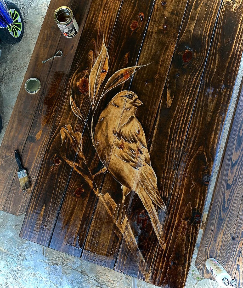 chechee__'s tweet image. Wanted to paint a memorial in honoring my grandmothers passing. 

This picnic table will hold so many memories with our family just like the memories I had in my grandmothers house with her singing birds.