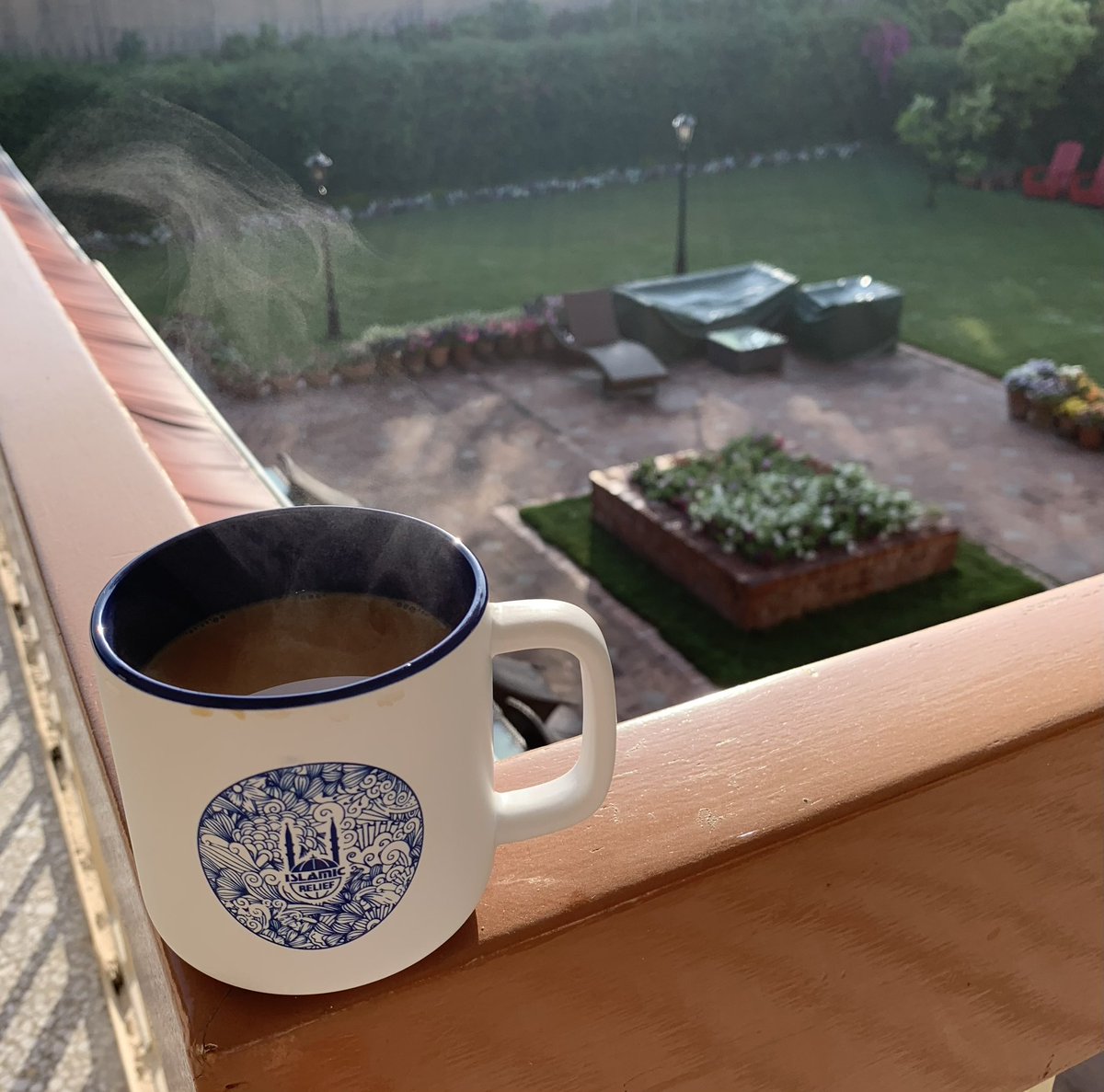 Good morning ! Nothing like waking up to a hot ☕️ in my #IslamicRelief cup :). 🙏 @IRCanada @IslamicReliefPK