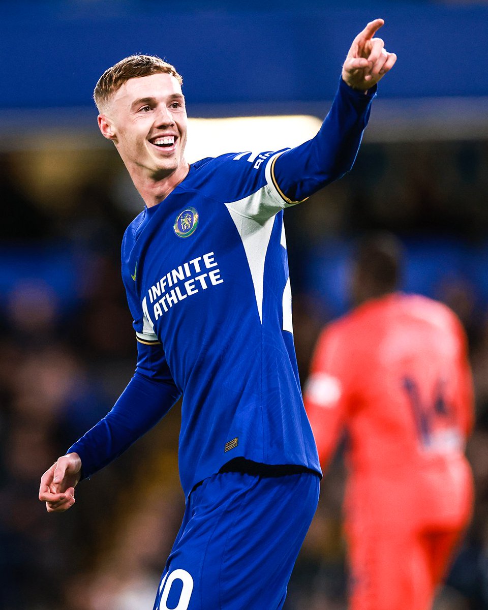 𝐀𝐧𝐨𝐭𝐡𝐞𝐫 hat trick for Cole Palmer. 

And it only took him 29 minutes ⚡

#EVECHE #Palmer #CFC