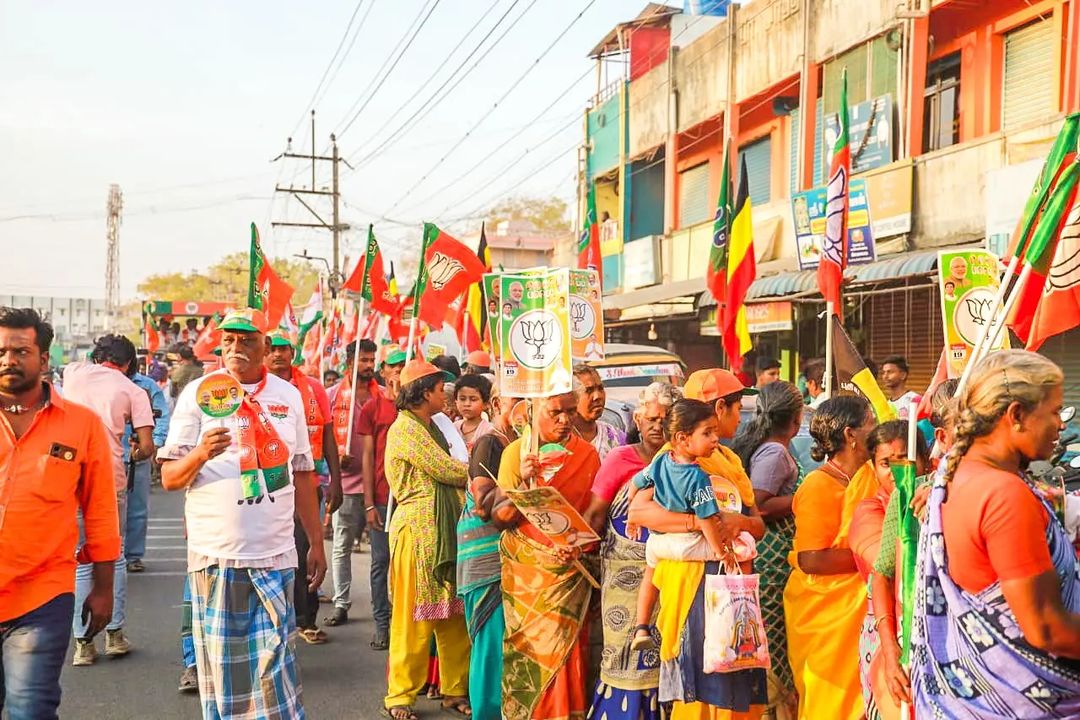 AcsArunkumar's tweet photo. வளர்ச்சியில் பின்தங்கியுள்ள வேலூரை வளர்ச்சியை நோக்கி முன் நகர்த்திடத் திரு. A.C. சண்முகம் அவர்கள் வேலூர் சட்டமன்றத் தொகுதிக்குட்பட்ட சாய்நாதபுரம் பகுதிகளில் பரப்புரை மேற்கொண்டு வாக்கு சேகரித்தார்.
#Vote4ACS #Vellore #ACS #புதியநீதிக்கட்சி #BJP #AMMK #PMK #Vote4BJP #acshanmugam https://t.co/4EYnOeUBwc
