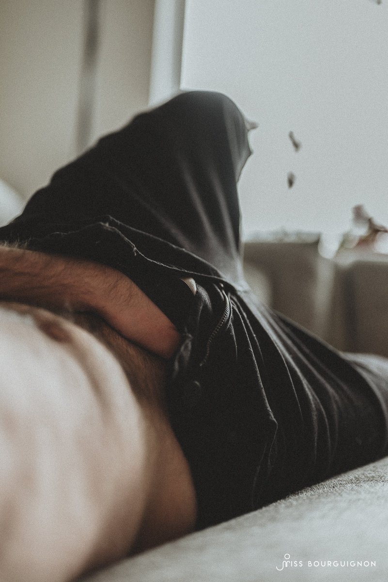 Alex_Guay_'s tweet photo. Hier j'ai joué le model pour @heymissbehave  

Vous en pensez quoi 😏 https://t.co/K96oAZ10dT