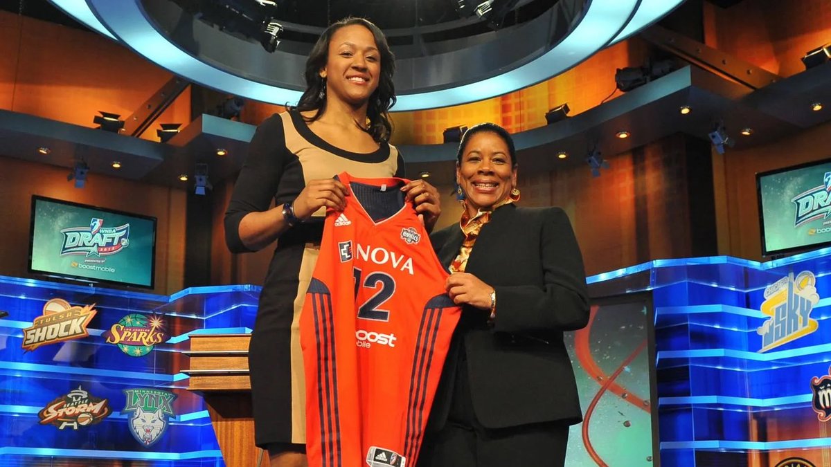 GTWBB's tweet photo. .@CoachLBarrett knows a little something about being a #WNBA Draft pick. https://t.co/0VWkUmZnRT