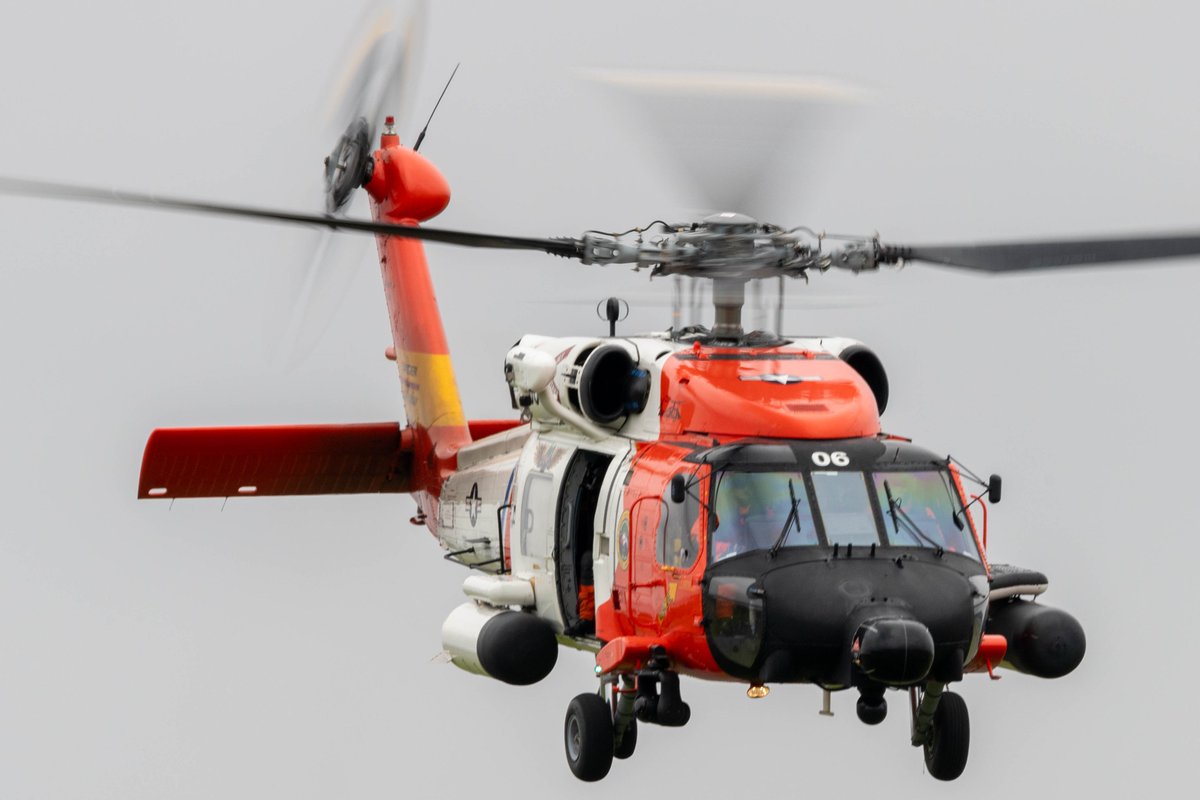 Astoria U.S. Coast Guard helo I saw last summer. #avgeeks #uscg #helicoptero