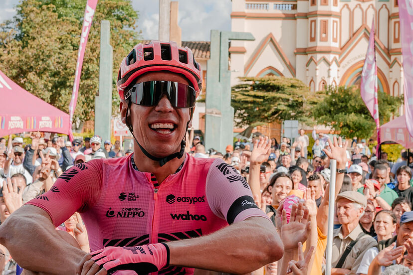 Si antes admiraba a #Rigo por su carisma, temple, profesionalismo y por su carrera. Ahora, lo admiro mucho más por su increíble historia de vida. Nunca se dio por vencido hasta llegar a codearse con los mejores ciclistas del mundo.

Un ganador del ciclismo y la vida. 🔝🥺❤️