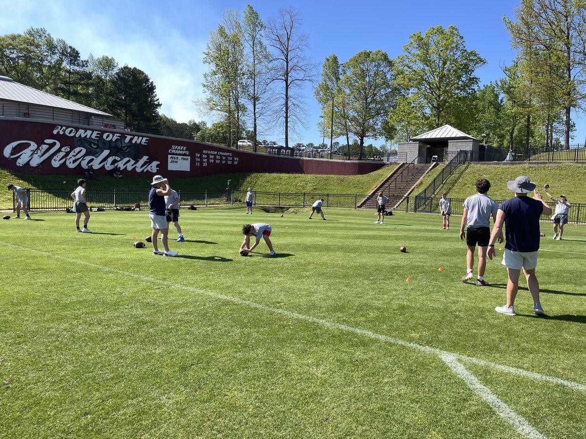 BretCulbertson's tweet photo. Beautiful setting for a camp in Alabama! Special thanks to @BRHSWildcatFB for hosting us and our area kickers, punters, and snappers for a weekend of in-depth training! #KohlsTraining https://t.co/U5d1qQOKWL
