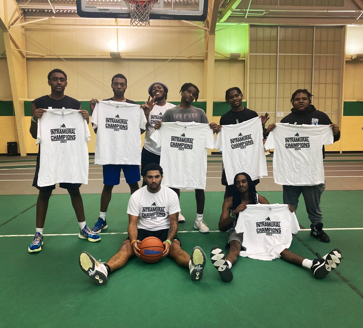 intramurals_bc's tweet image. THE BIGGEST is your 2023-2024 intramural basketball champion! Congratulations team and thank you to everyone who played this season. Special thank you all of our officials and scorekeepers! #bcim