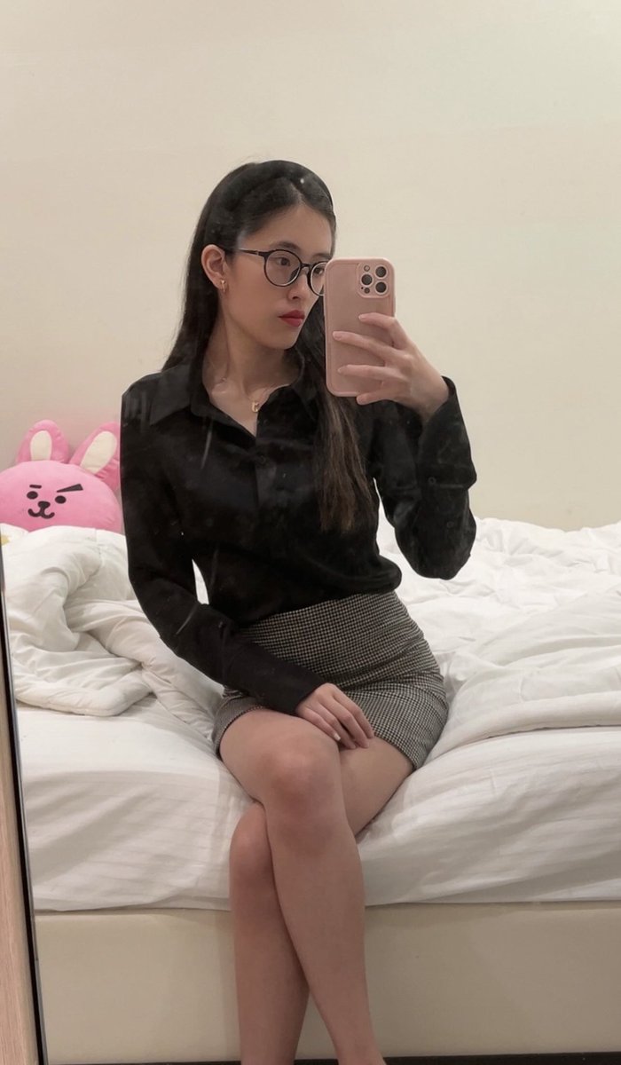 giannajpg's tweet photo. reviving this acc with gianna’s recent mirror selfie on her ig story, pretty as ever 🥰 https://t.co/HzyPfUihV9