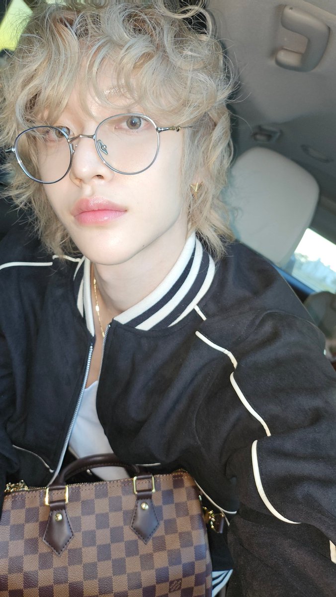 wonbbinn's tweet photo. ㅤ
Got myself a new pair of glasses to match my curly hair! Feeling like a walking fashion statement today, but let's hope these glasses don't fog up every time I take a sip of coffee! Here's to clear vision and fabulous curls!
ㅤ https://t.co/JyPkjkusoH